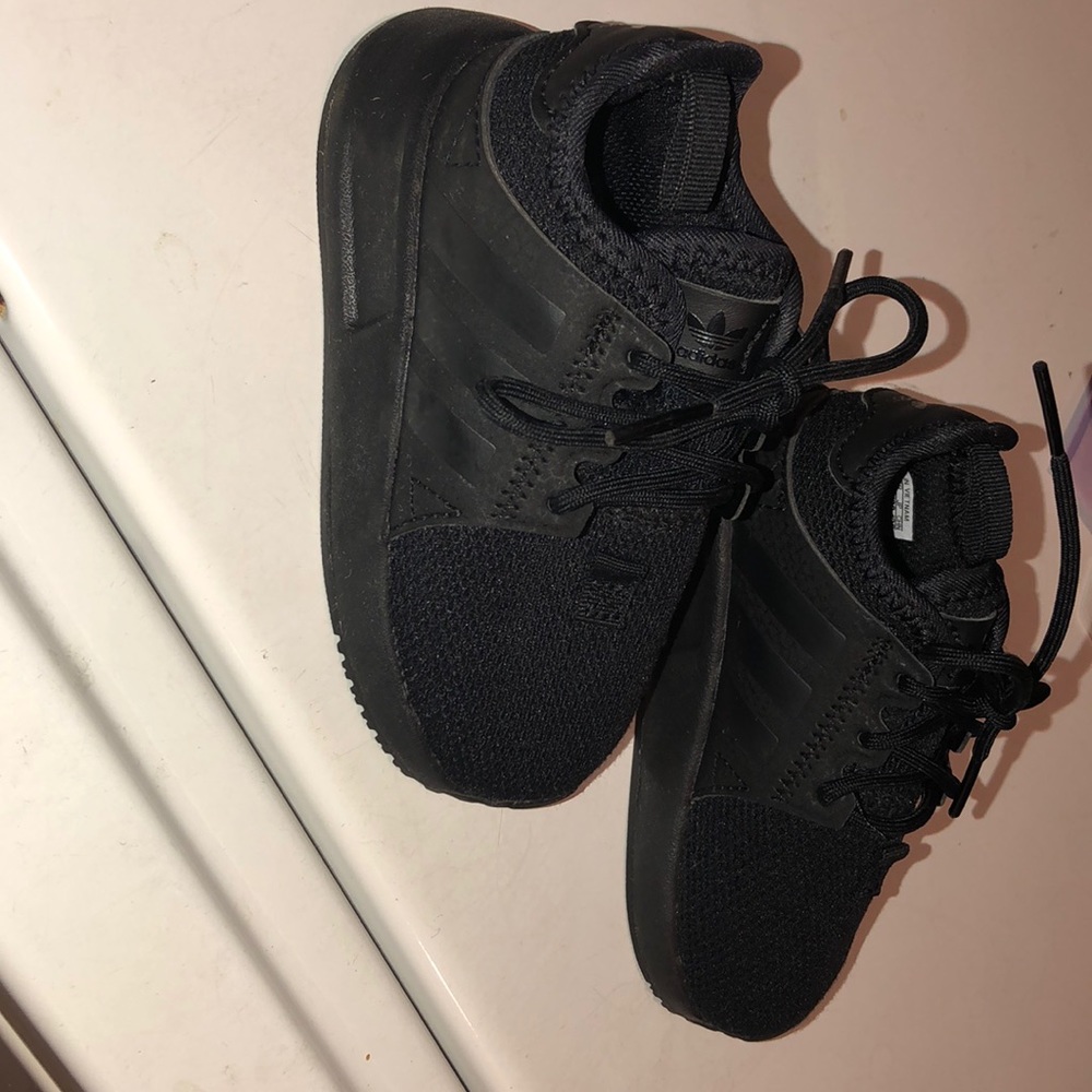 Size 6 toddler boy adidas sneakers
